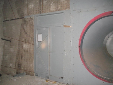 AIR LOCK CHAMBERS & MAN DOORS