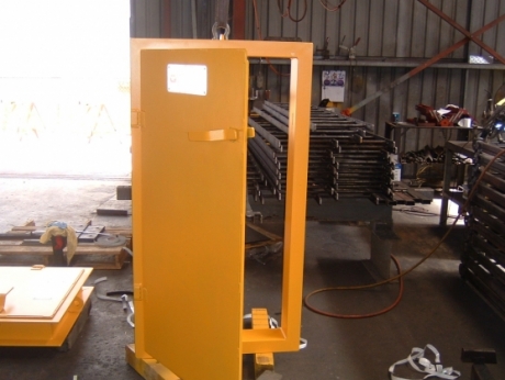 AIR LOCK CHAMBERS & MAN DOORS